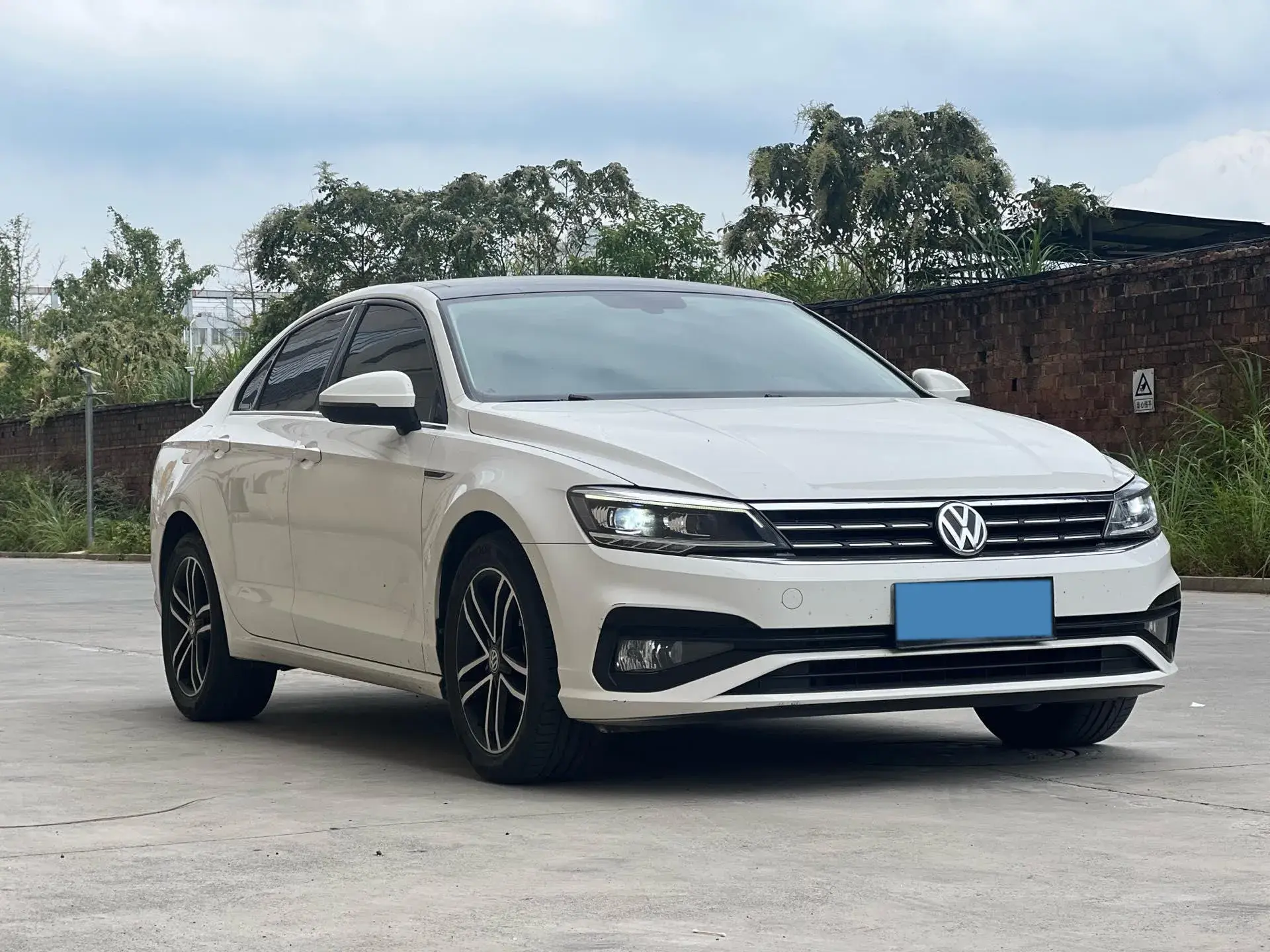 2019 VOLKSWAGEN LAMANDO thumbnail 3