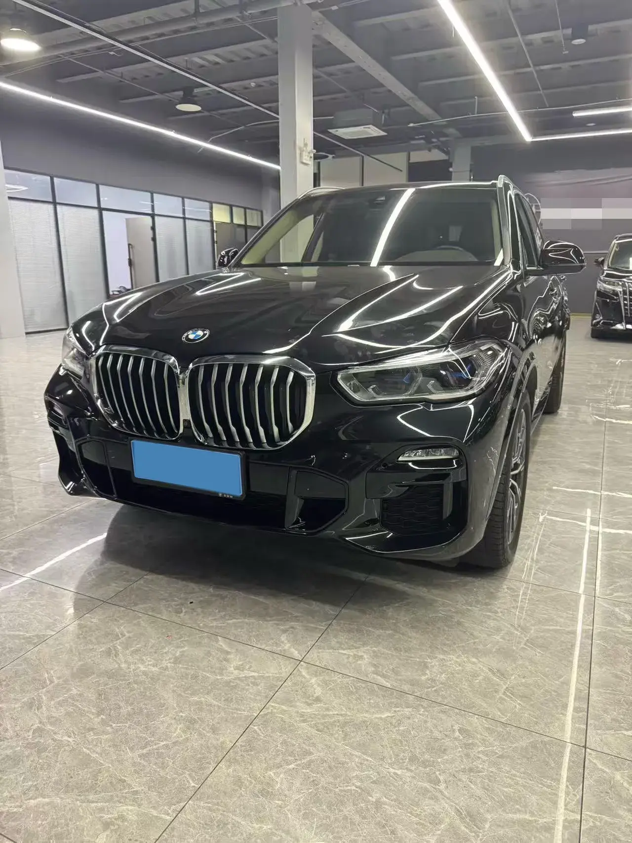 2021 BMW X5 view 1