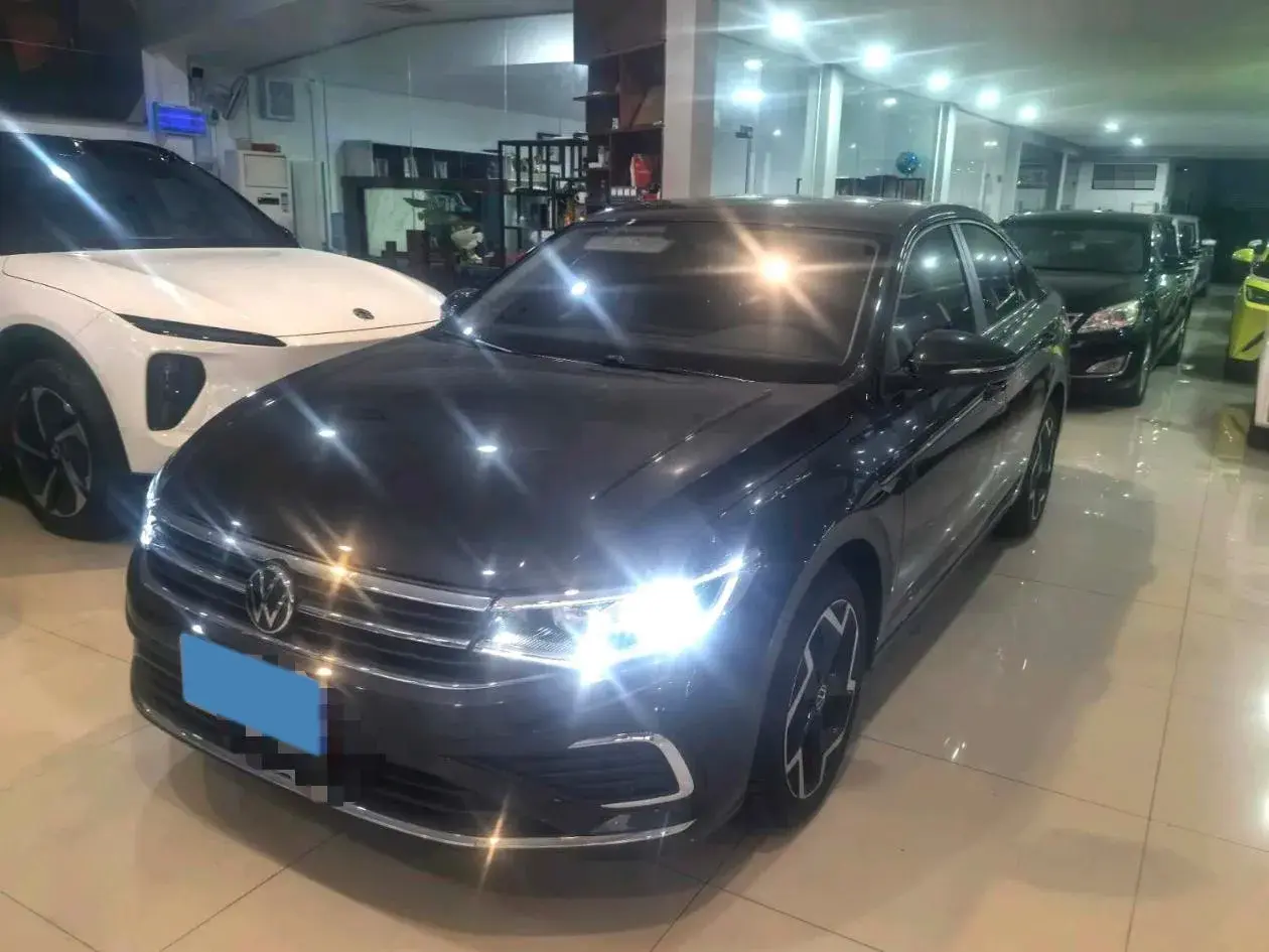 2025 VOLKSWAGEN BORA view 1