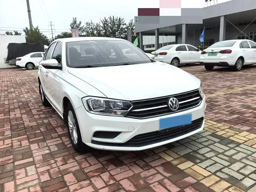 2018 VOLKSWAGEN BORA thumbnail 3