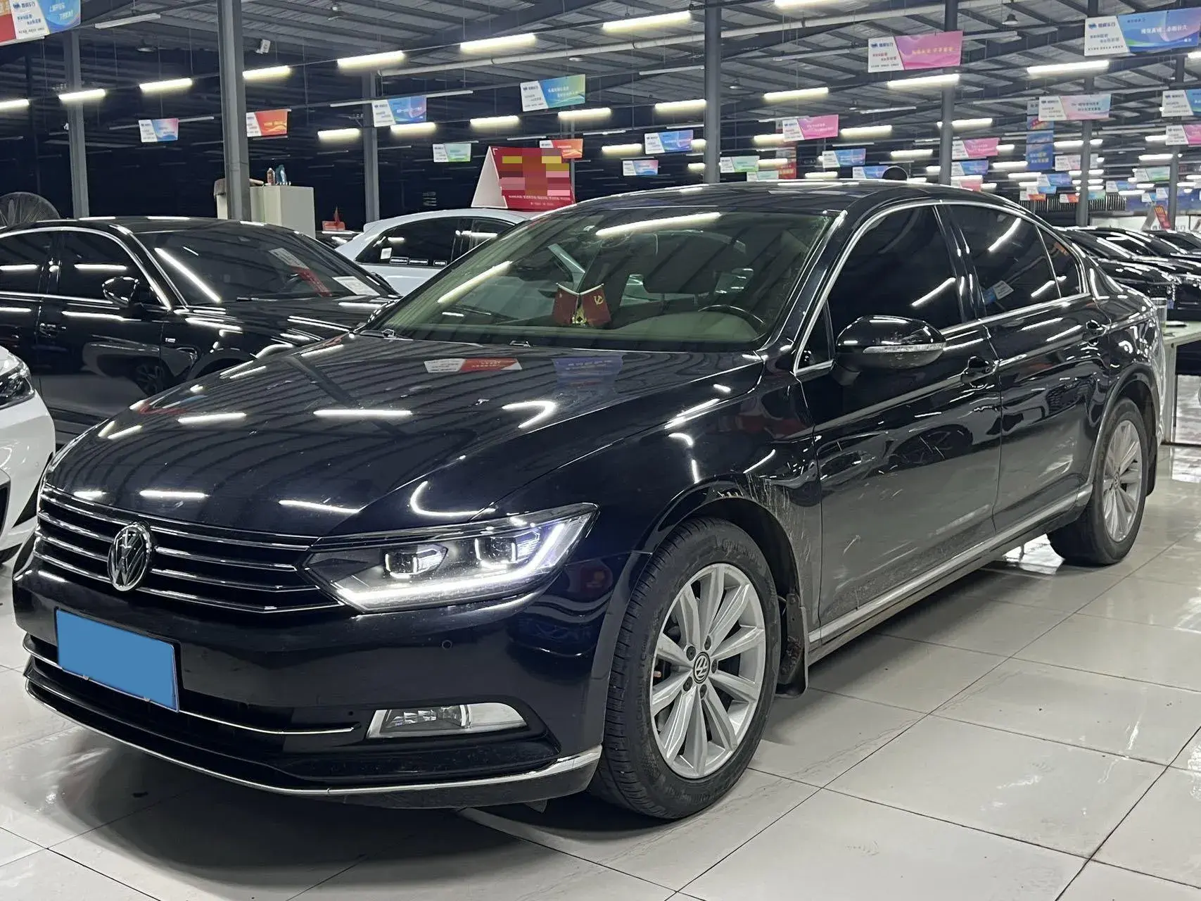 2018 VOLKSWAGEN MAGOTAN view 1