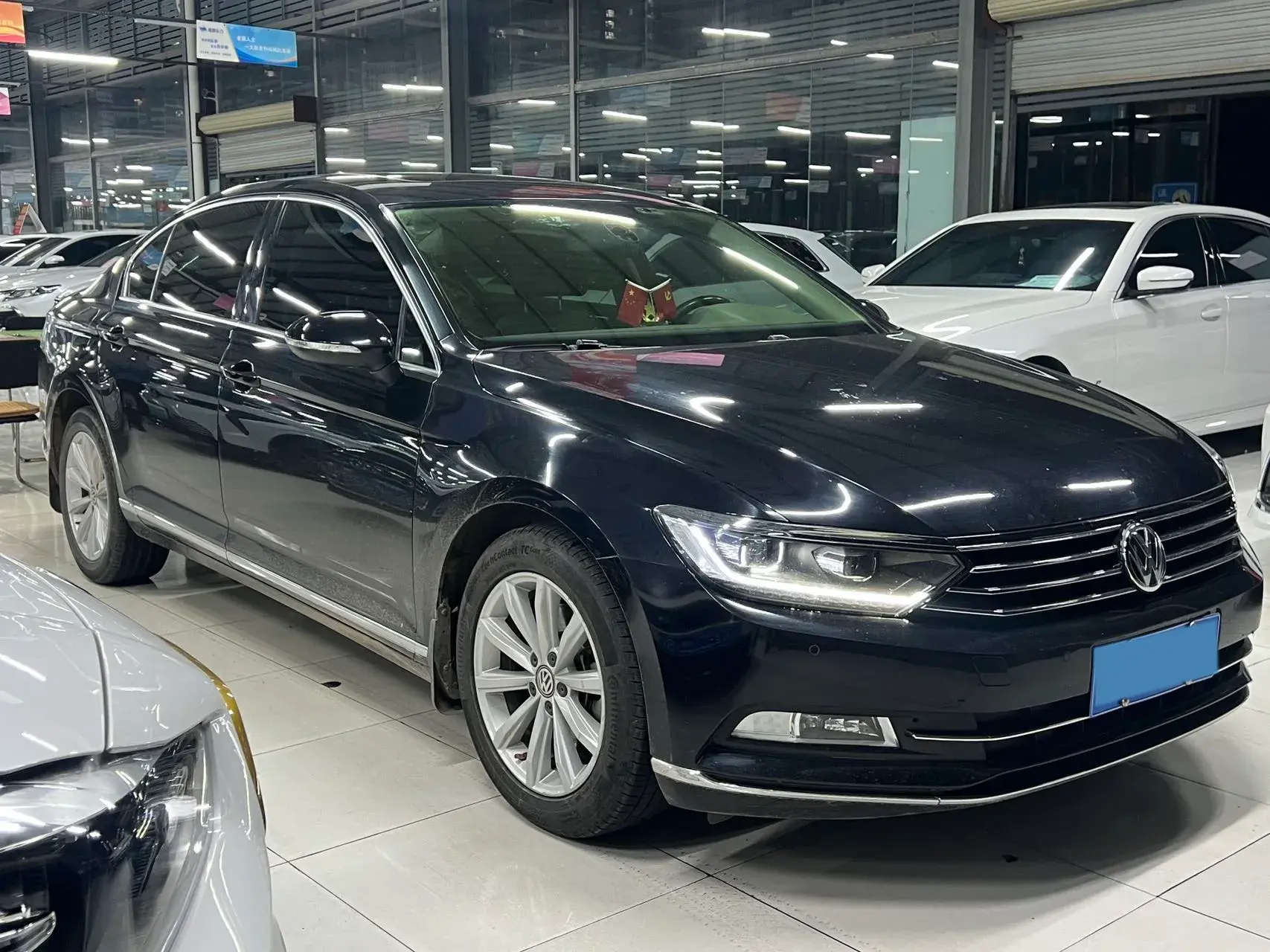 2018 VOLKSWAGEN MAGOTAN thumbnail 3