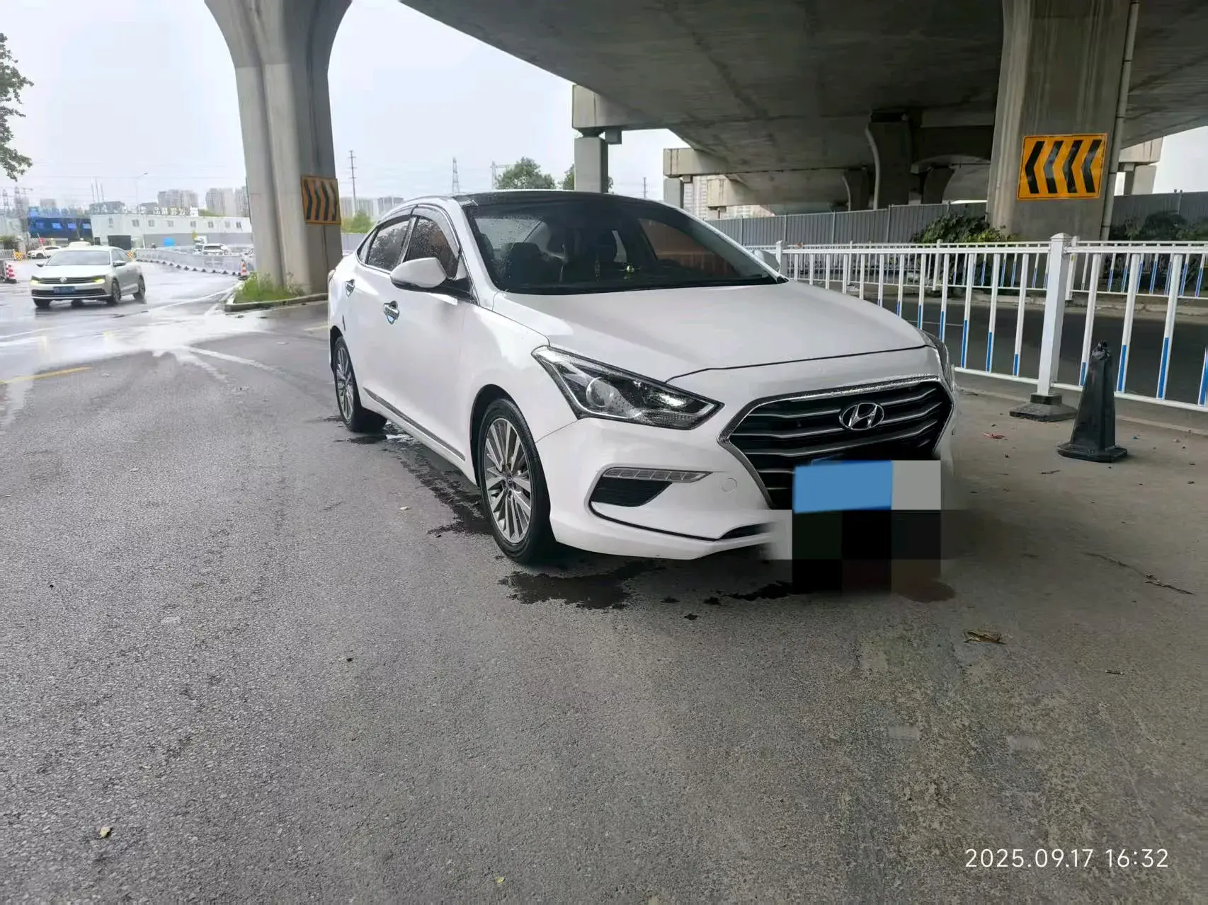 2017 HYUNDAI MISTRA thumbnail 3