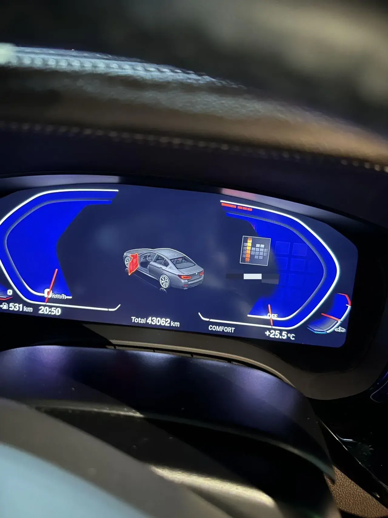 2022 BMW 5 thumbnail 4