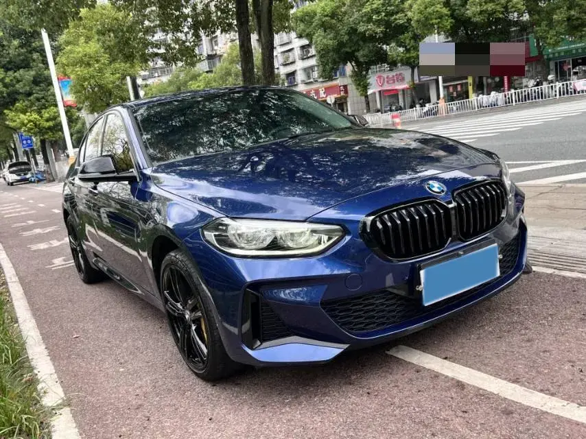 2023 BMW 1 thumbnail 3