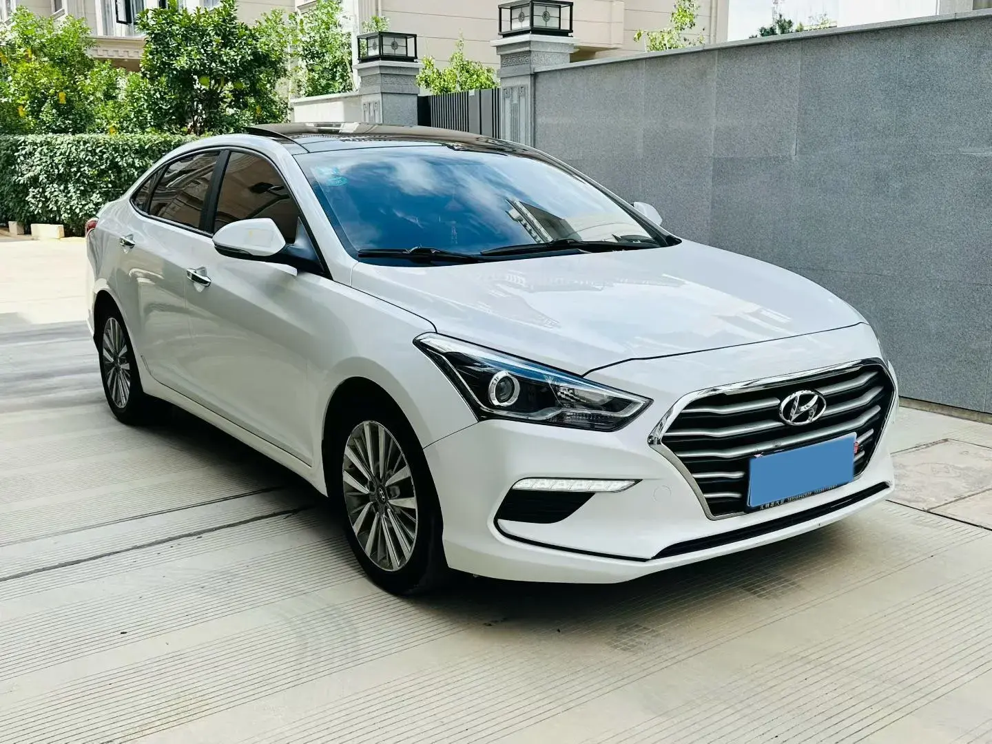 2017 HYUNDAI MISTRA thumbnail 3