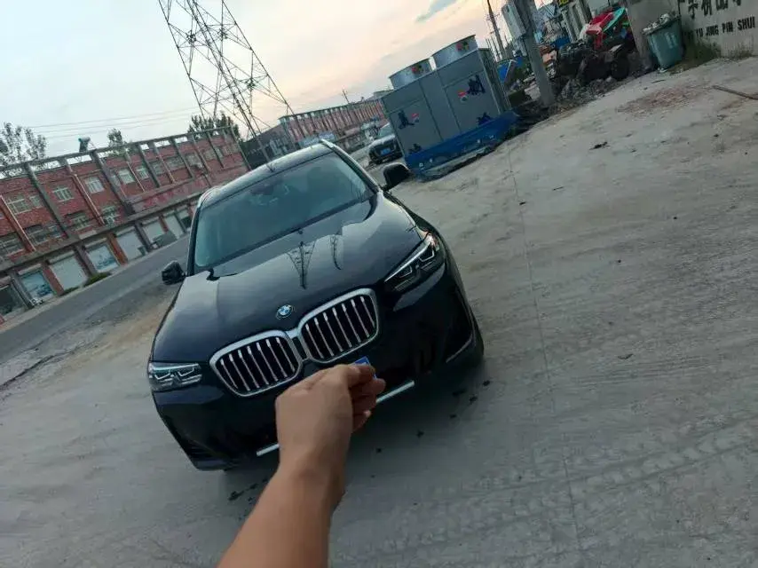 2022 BMW X3 thumbnail 2