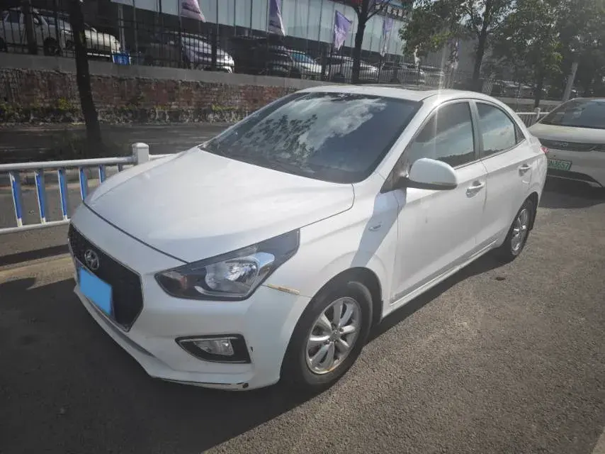 2017 HYUNDAI REINA view 1