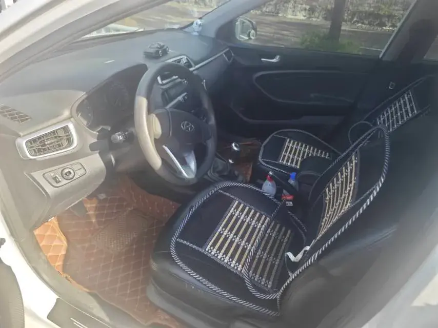 2017 HYUNDAI REINA thumbnail 3