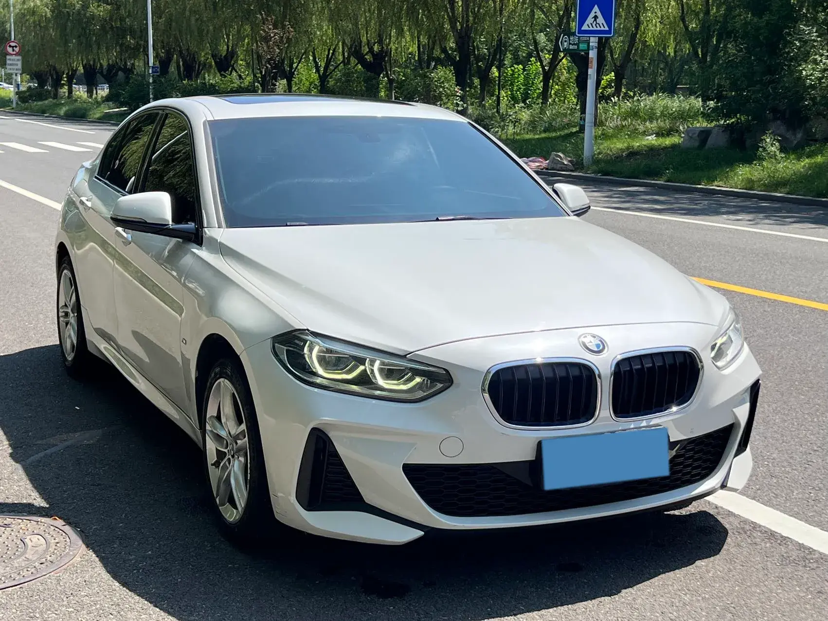 2020 BMW 1 thumbnail 3