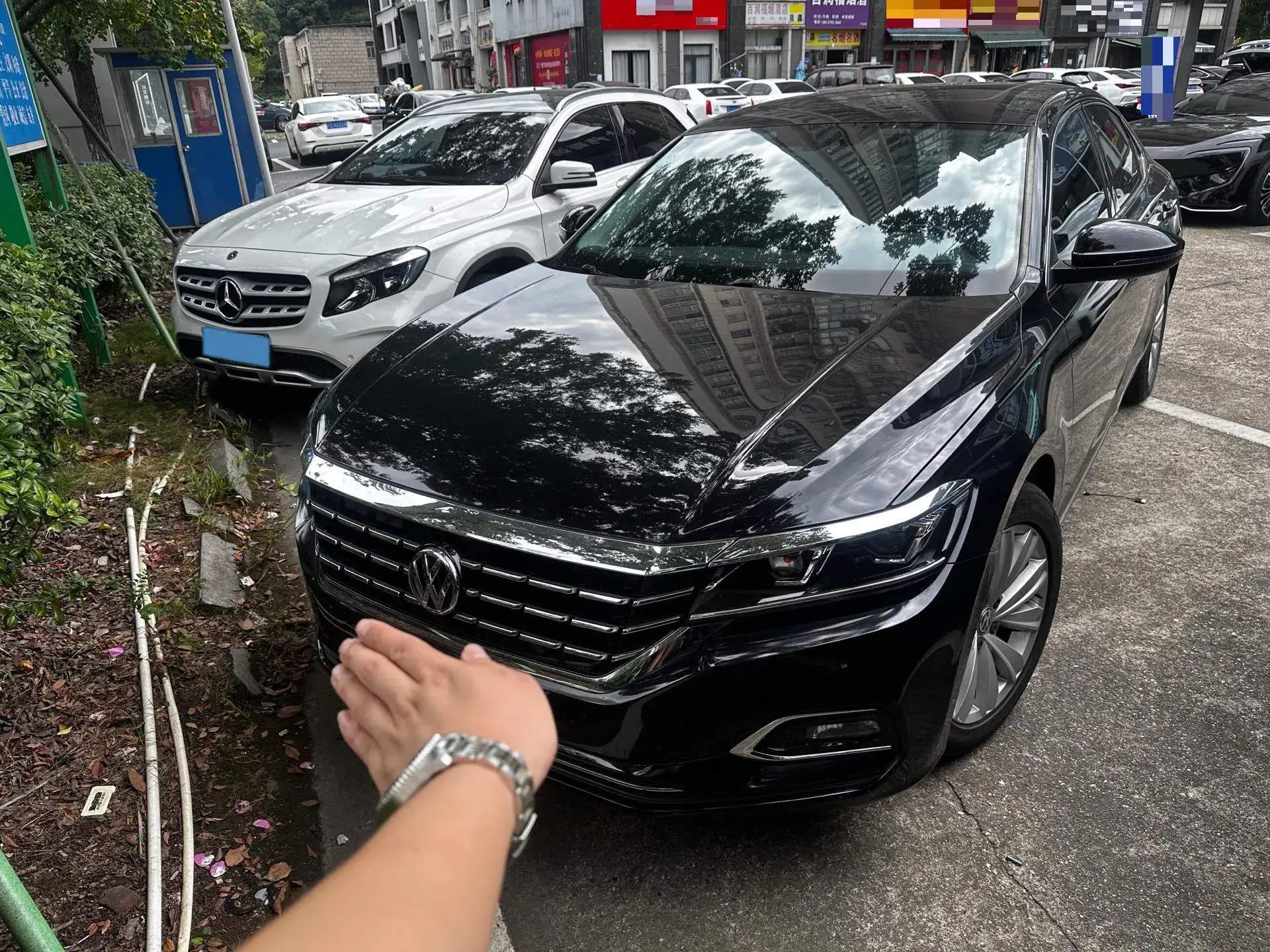 2019 VOLKSWAGEN PASSAT view 1