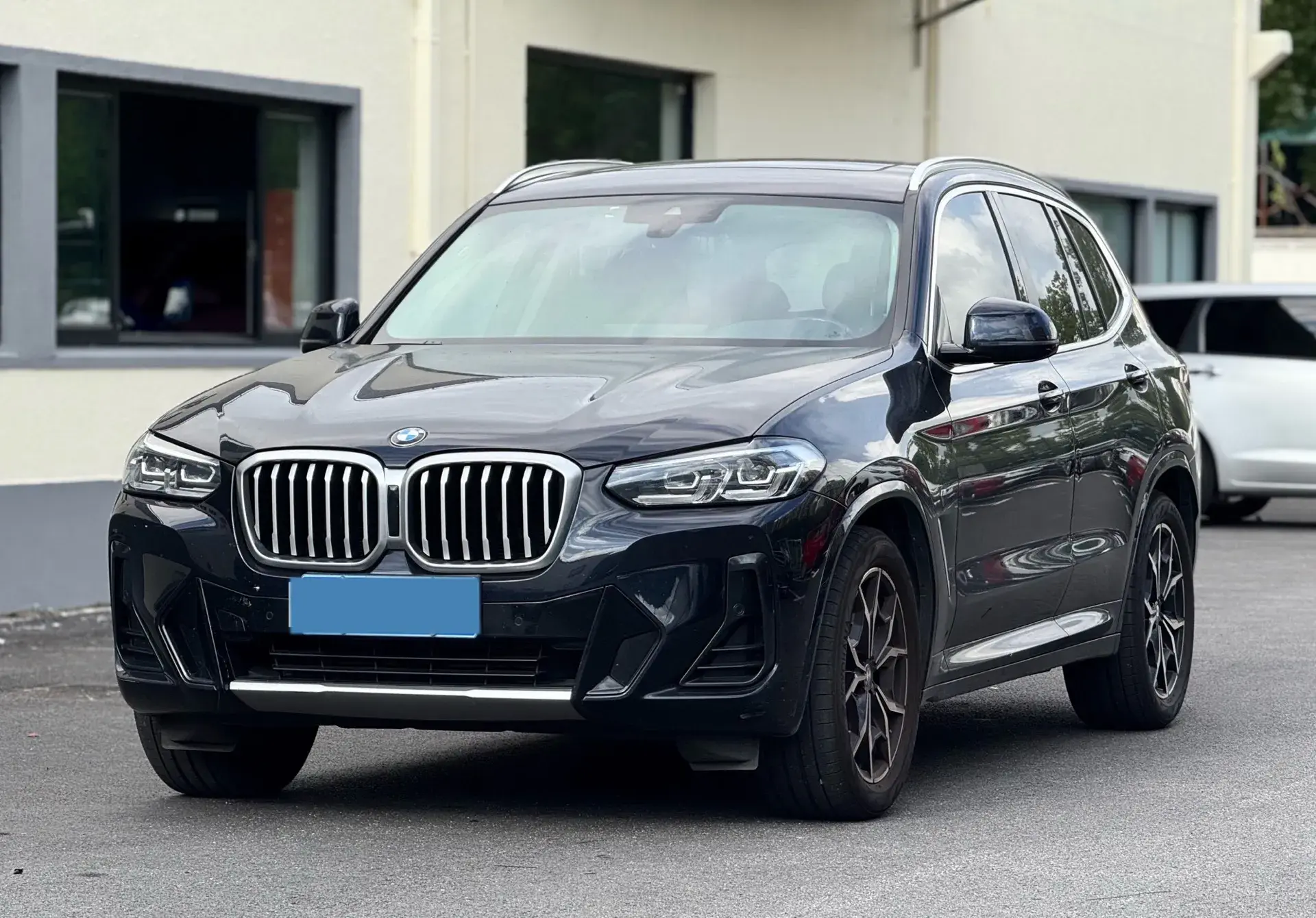 2022 BMW X3 view 1