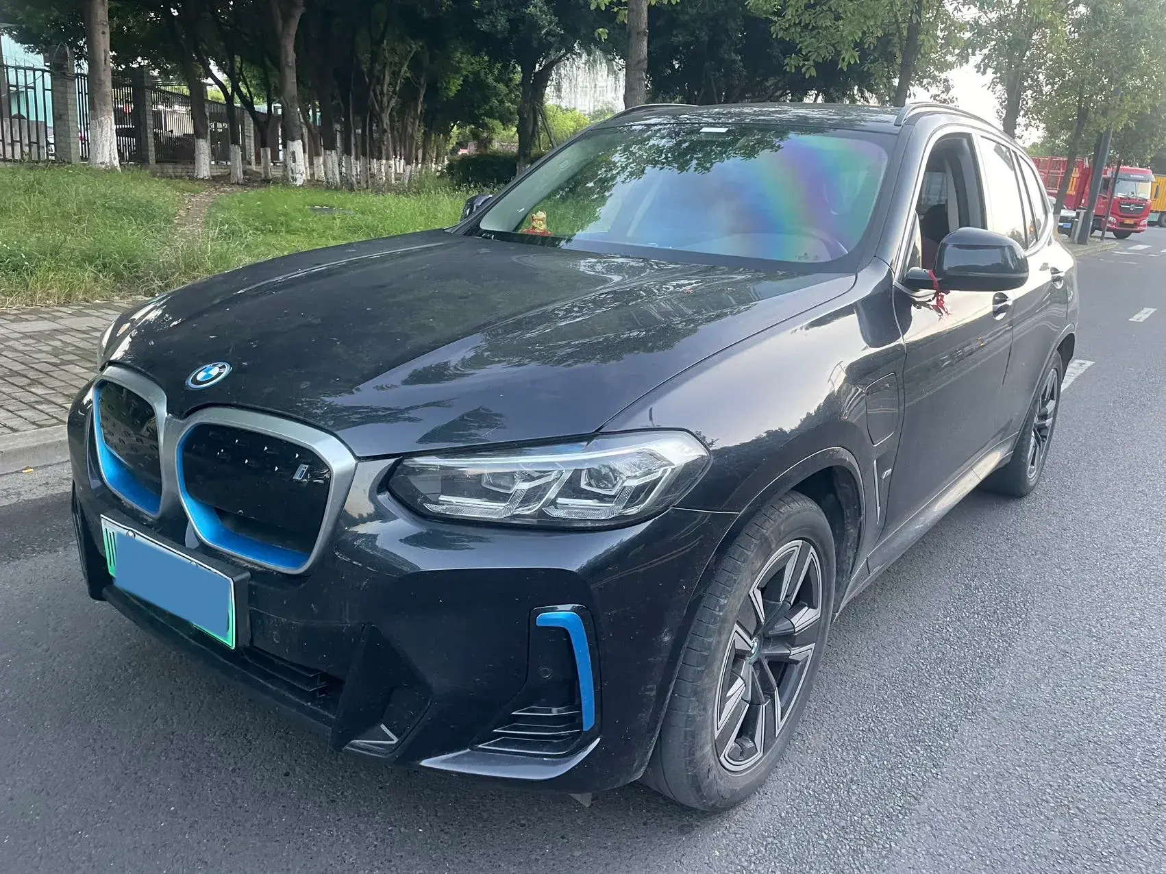 2022 BMW IX3 view 1