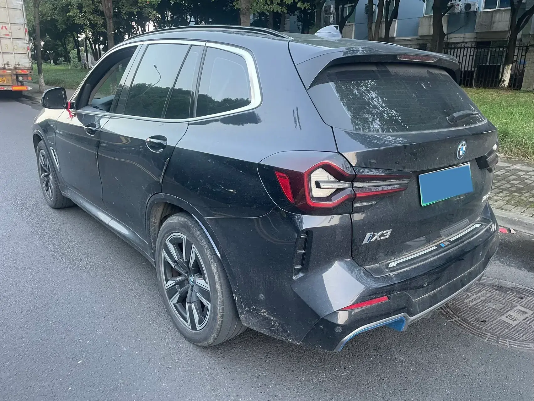 2022 BMW IX3 thumbnail 4