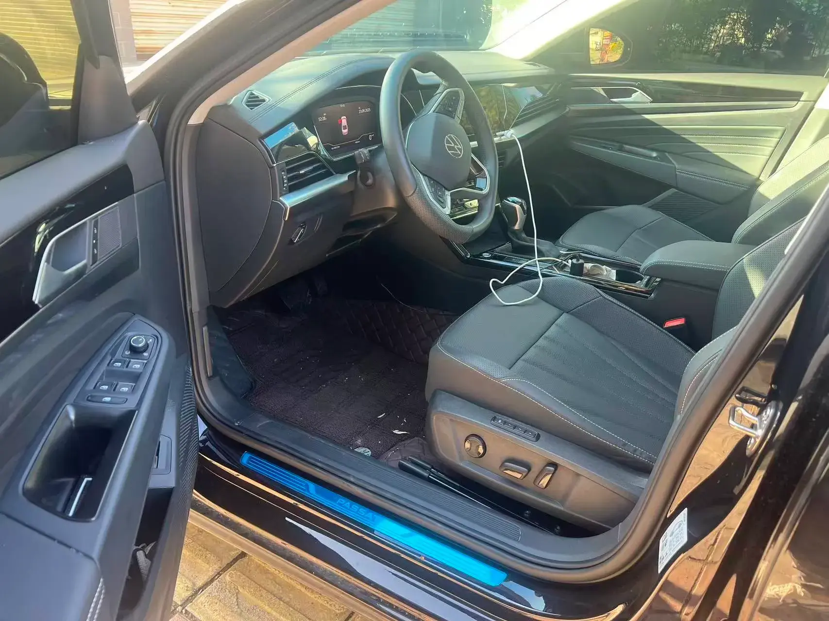 2025 VOLKSWAGEN PASSAT thumbnail 2