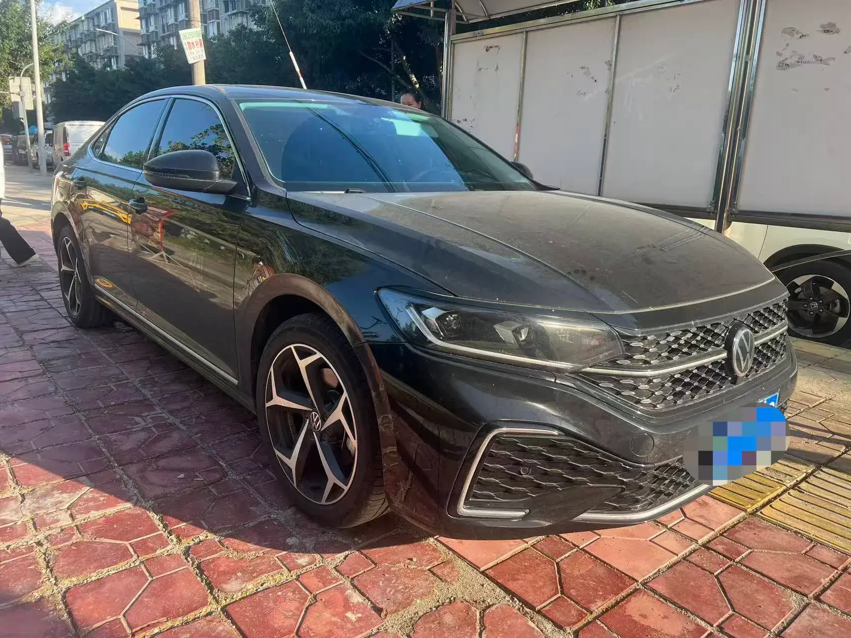 2025 VOLKSWAGEN PASSAT thumbnail 4