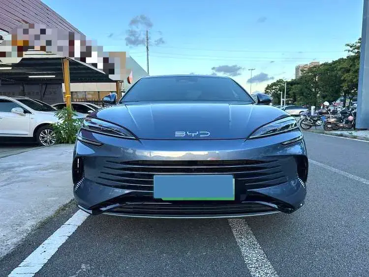 2023 BYD SEAL thumbnail 2