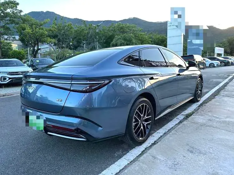 2023 BYD SEAL thumbnail 3