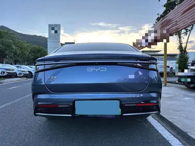 2023 BYD SEAL thumbnail 4