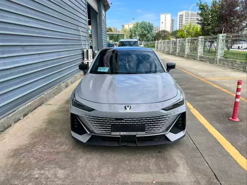 2022 CHANGAN UNI-V thumbnail 2