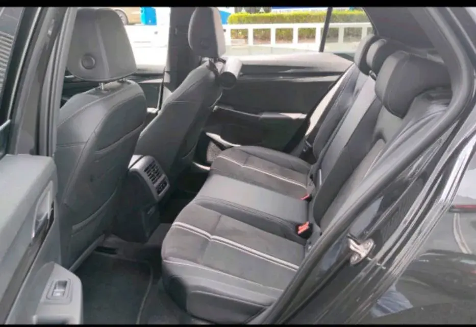 2021 VOLKSWAGEN GOLF thumbnail 3