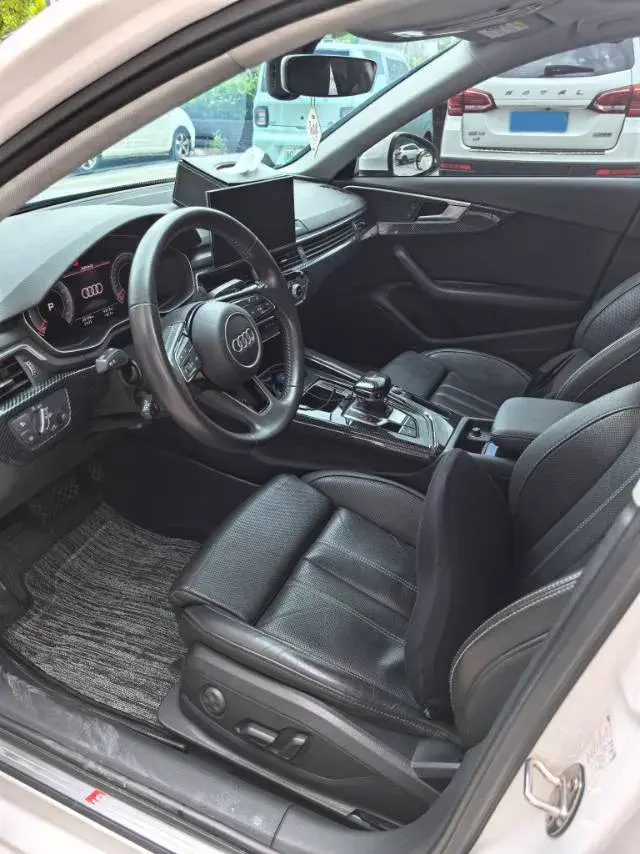 2020 AUDI A4L thumbnail 3