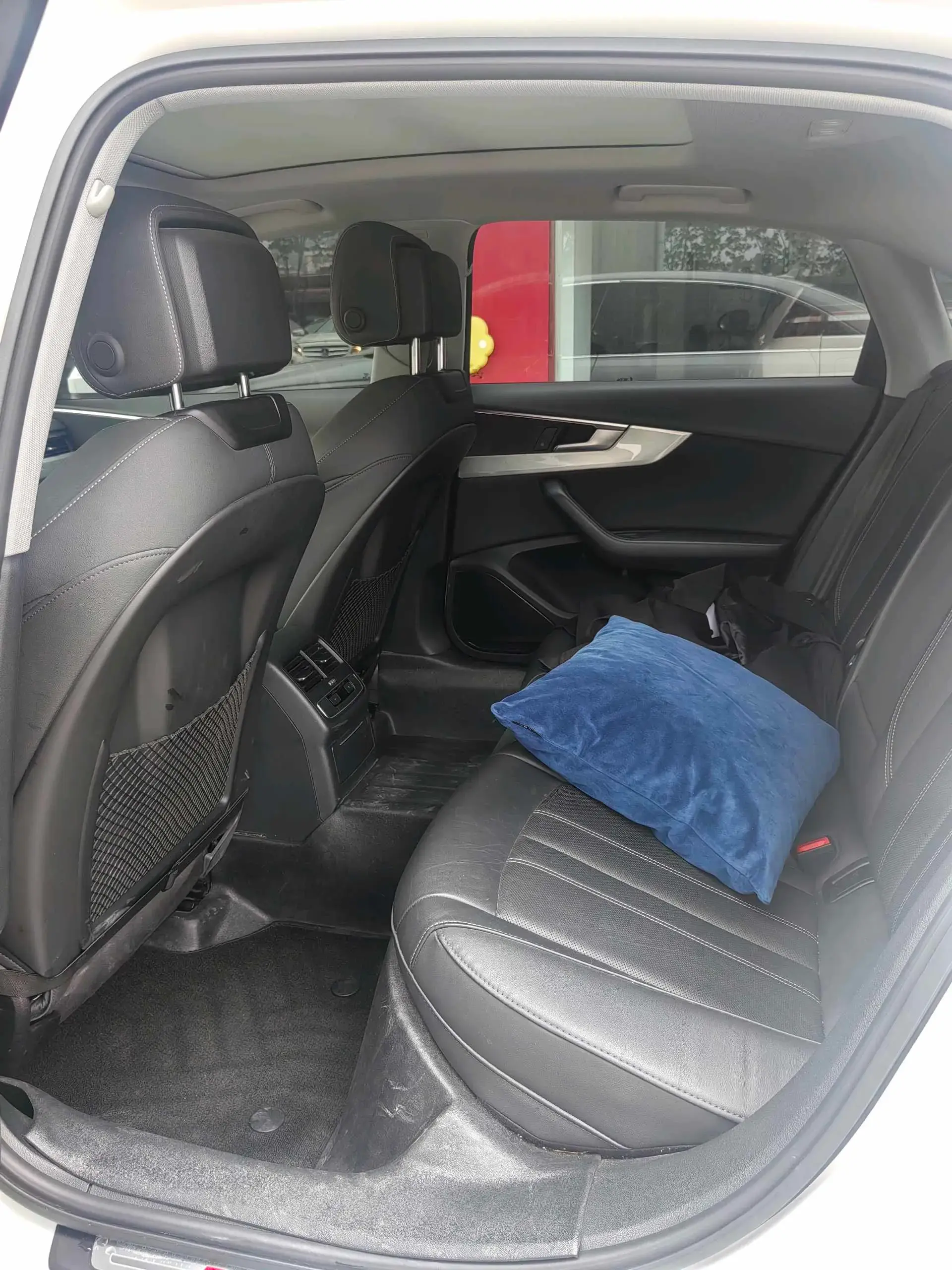 2020 AUDI A4L thumbnail 3