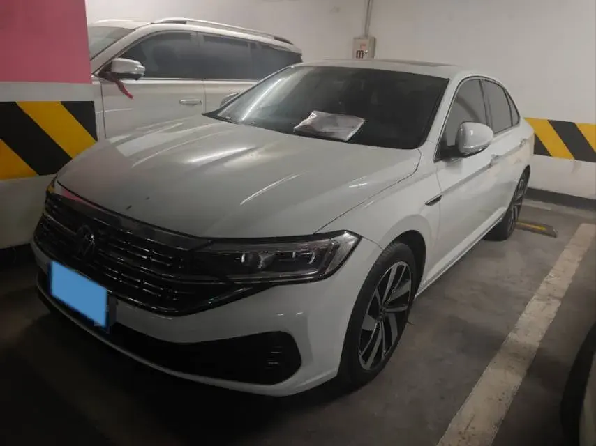 2024 VOLKSWAGEN SAGITAR view 1