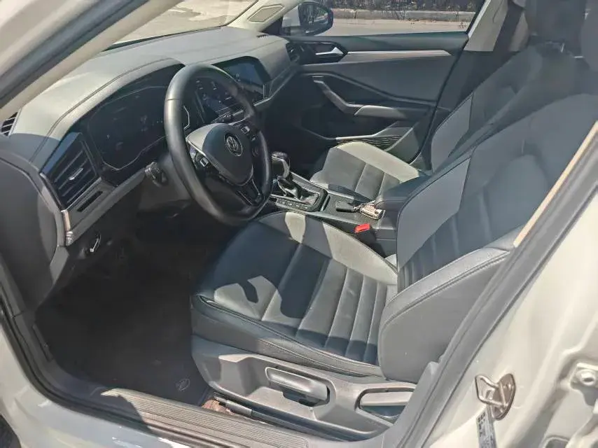 2021 VOLKSWAGEN SAGITAR thumbnail 4