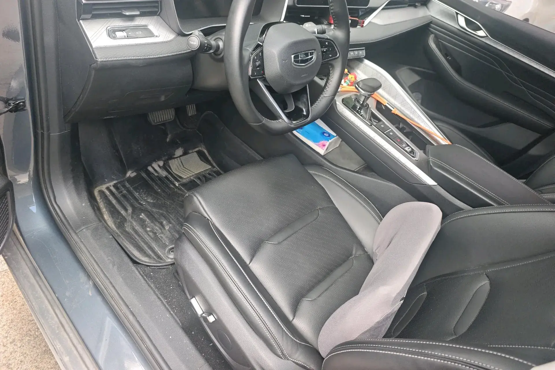 2023 GEELY PREFACE thumbnail 3