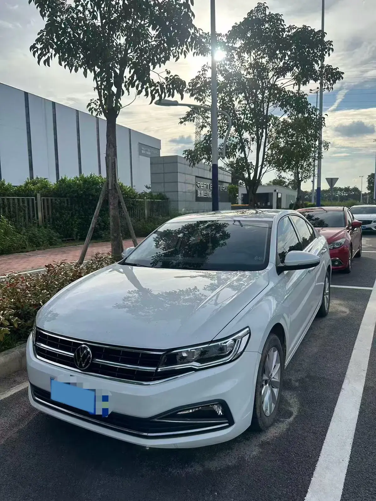 2021 VOLKSWAGEN BORA view 1