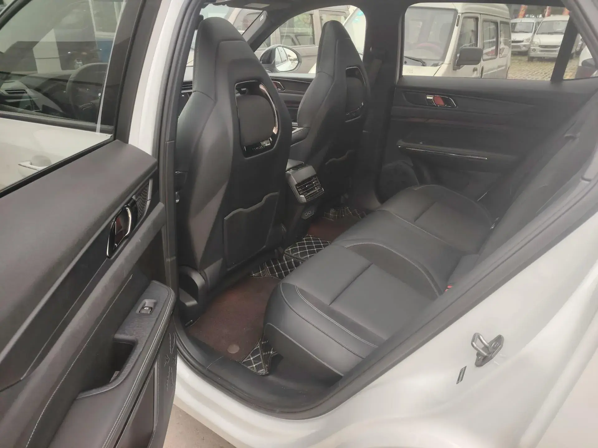 2021 LYNK&CO 01 thumbnail 4