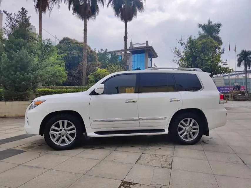 2013 Lexus LX 5.7L 367HP V8 6AT,autocango,china used car exporter,china ev exporter,chinese used car exporter,chinese used ev exporter