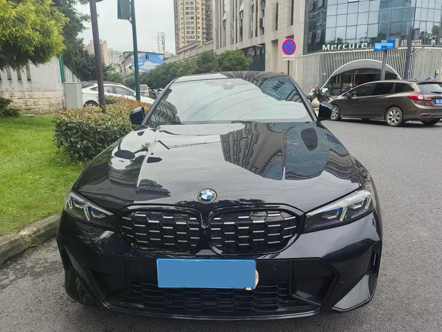 2024 BMW 3 thumbnail 2