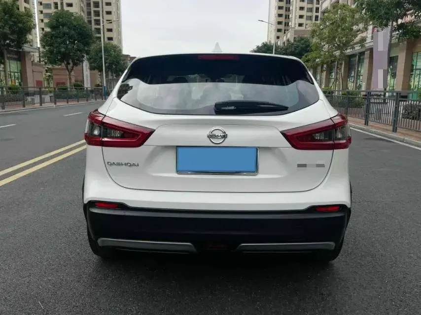 2021 NISSAN QASHQAI thumbnail 3