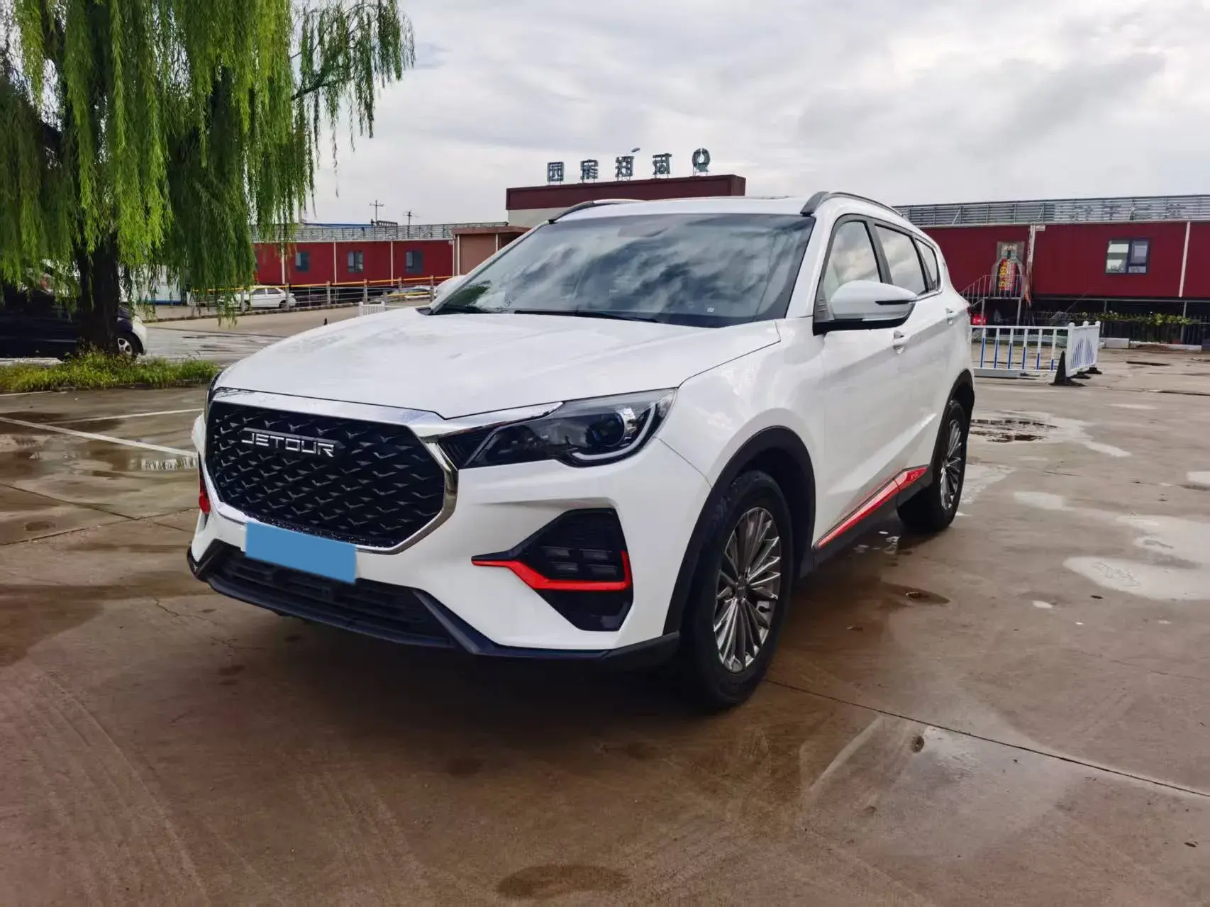 2023 JETOUR X70 view 1