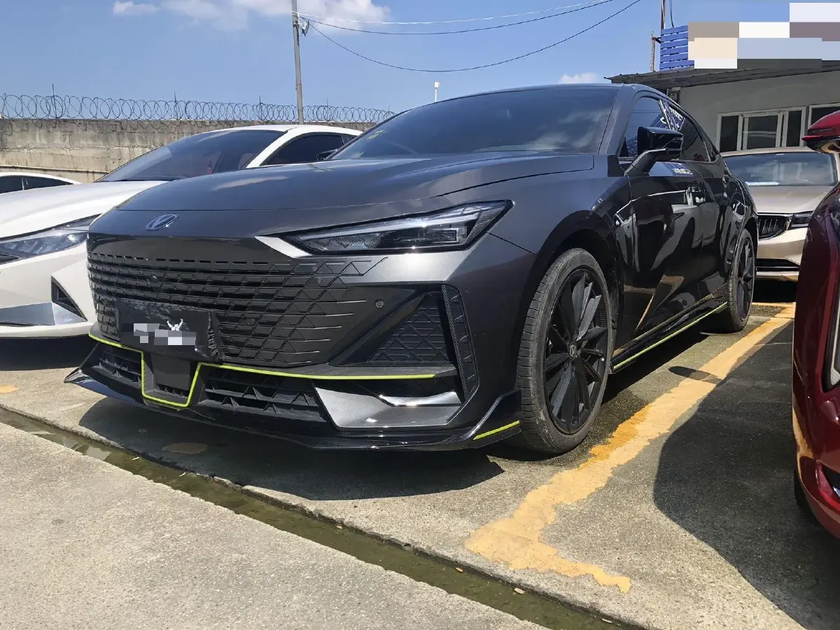 2022 ChangAn UNI-V 1.5T 188HP L4 7DCT