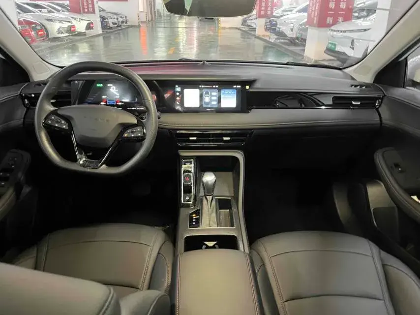 2025 MG 5 thumbnail 4