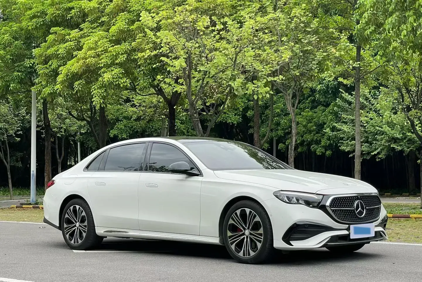 2024 MERCEDES-BENZ E thumbnail 2