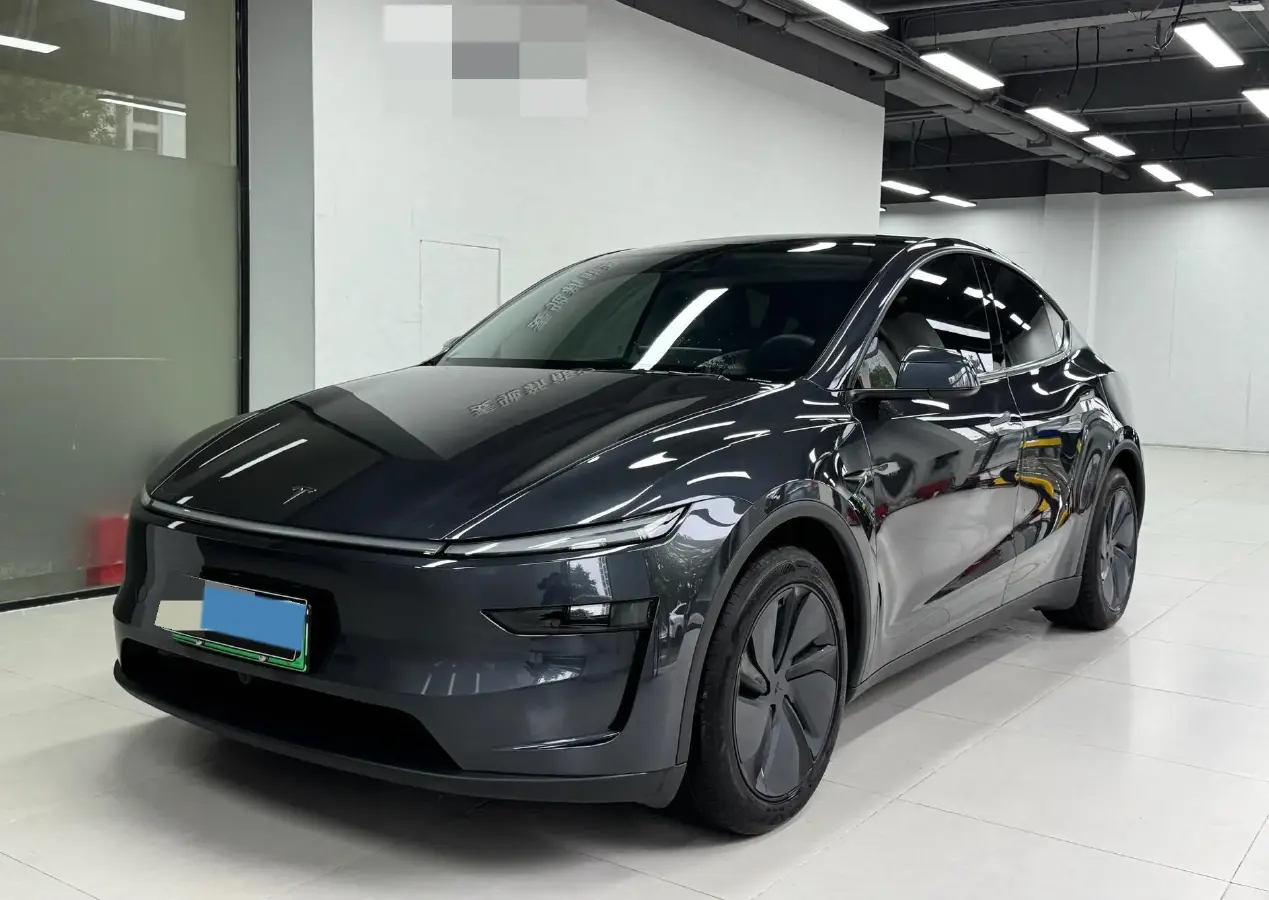 2025 Tesla Model Y BEV 62.5KWH