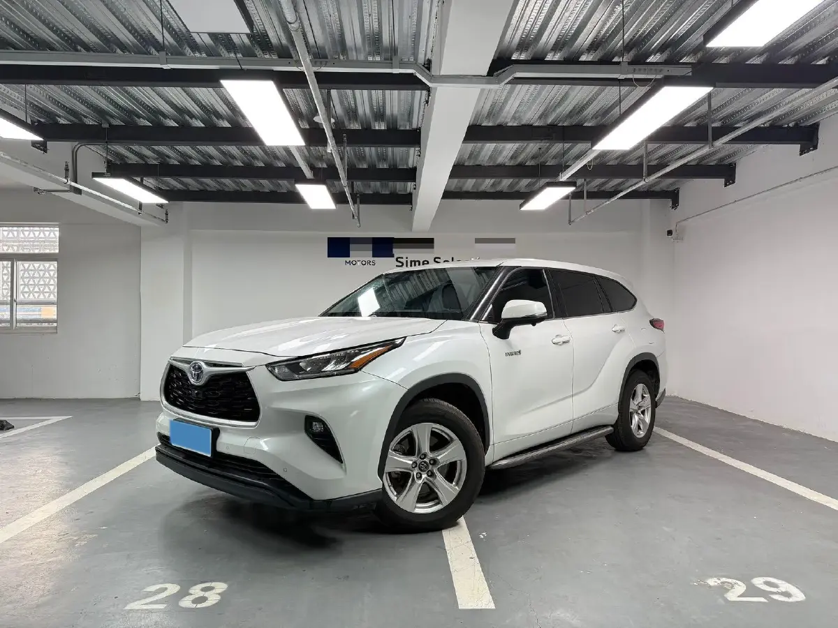 2022 Toyota Highlander 2.5L 192HP L4 E-CVT Hybrid