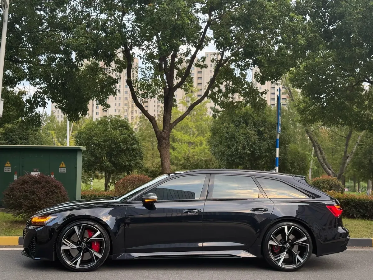 2021 Audi RS 6 4.0T 600HP V8 8AT,autocango,china used car exporter,china ev exporter,chinese used car exporter,chinese used ev exporter