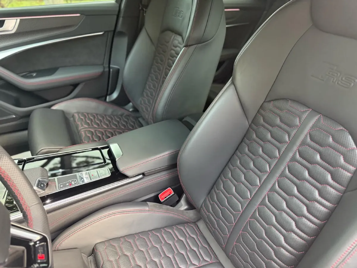 2021 Audi RS 6 4.0T 600HP V8 8AT,autocango,china used car exporter,china ev exporter,chinese used car exporter,chinese used ev exporter