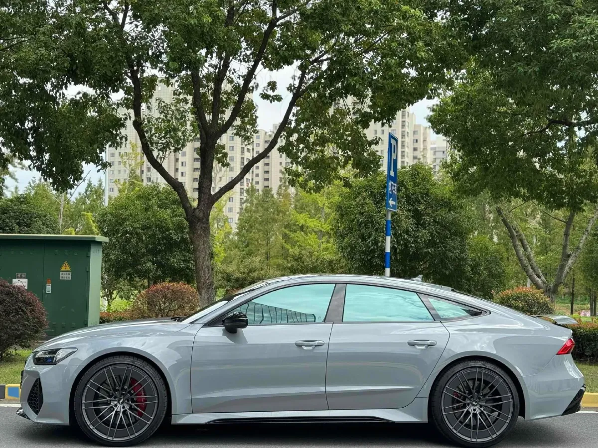 2021 Audi RS 7 4.0T 600HP V8 8AT,autocango,china used car exporter,china ev exporter,chinese used car exporter,chinese used ev exporter