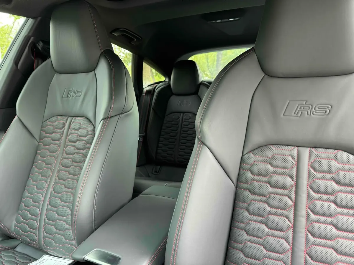 2021 Audi RS 7 4.0T 600HP V8 8AT,autocango,china used car exporter,china ev exporter,chinese used car exporter,chinese used ev exporter