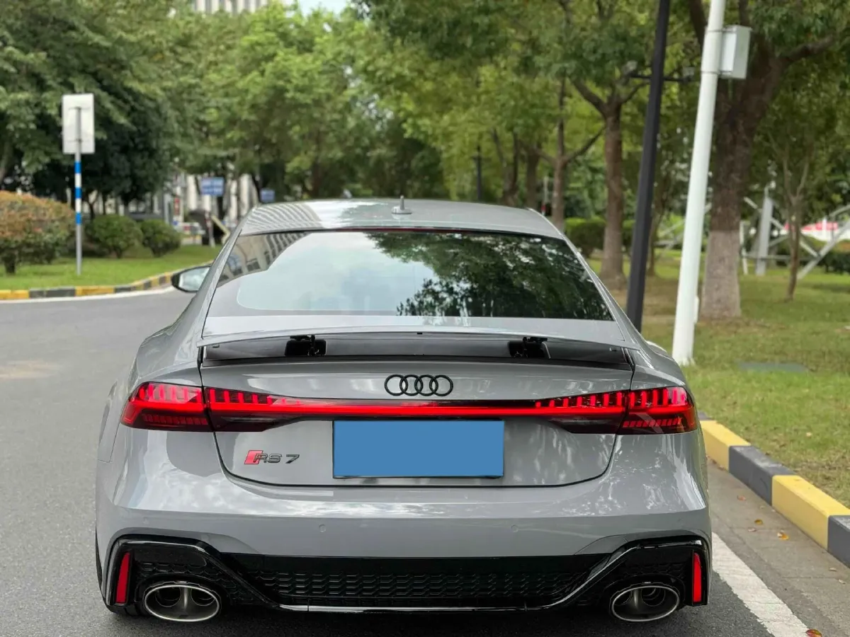2021 Audi RS 7 4.0T 600HP V8 8AT,autocango,china used car exporter,china ev exporter,chinese used car exporter,chinese used ev exporter