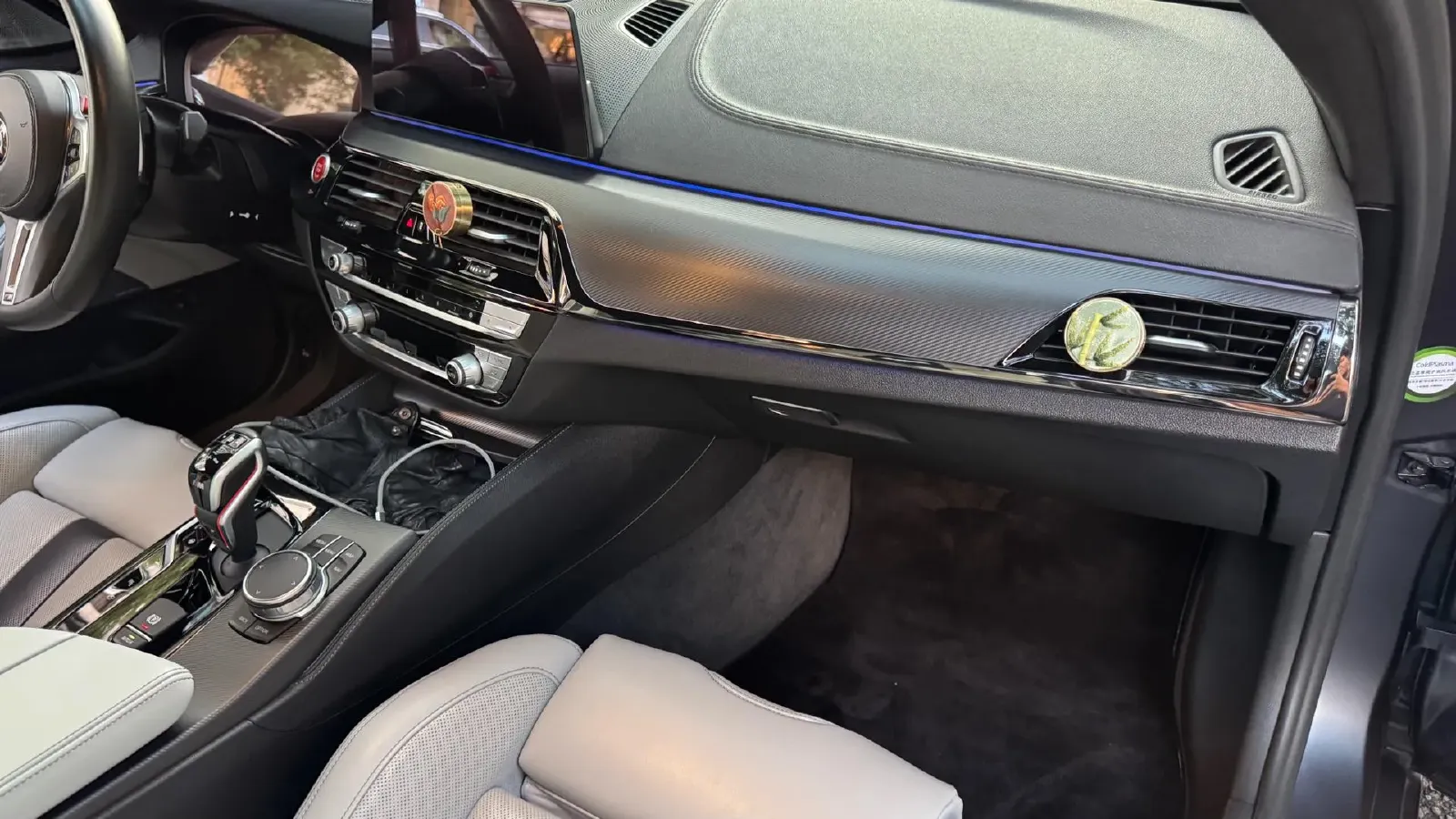 2018 BMW M5 4.4T 600HP V8 8AT,autocango,china used car exporter,china ev exporter,chinese used car exporter,chinese used ev exporter