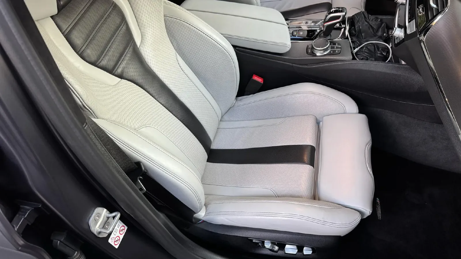 2018 BMW M5 4.4T 600HP V8 8AT,autocango,china used car exporter,china ev exporter,chinese used car exporter,chinese used ev exporter