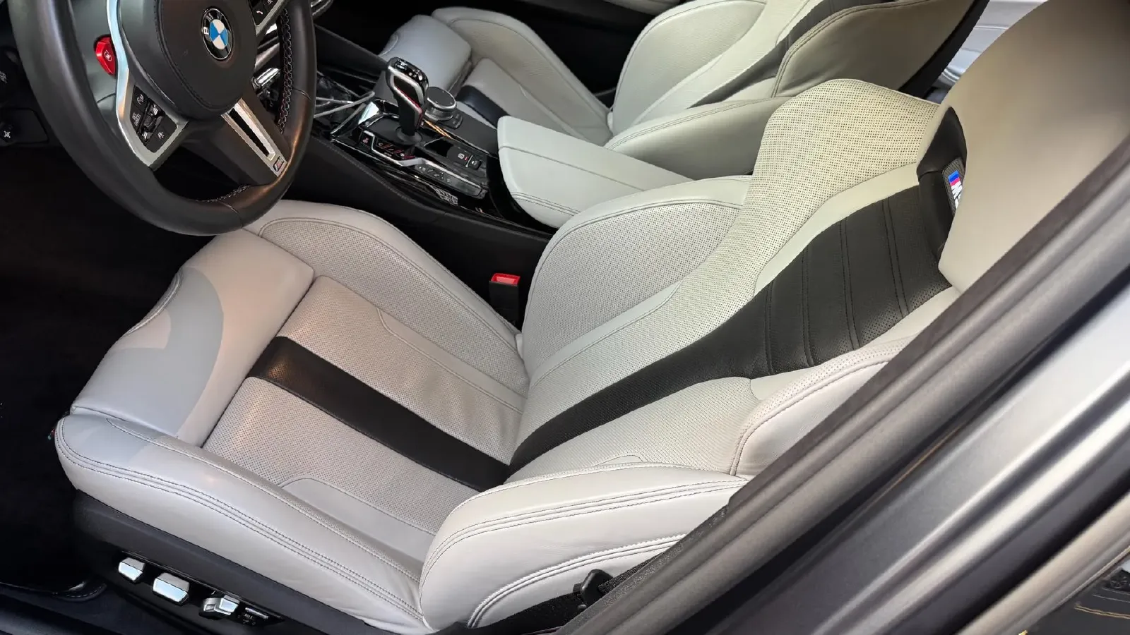 2018 BMW M5 4.4T 600HP V8 8AT,autocango,china used car exporter,china ev exporter,chinese used car exporter,chinese used ev exporter