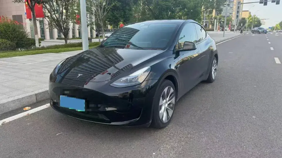 2022 Tesla Model Y BEV 60KWH